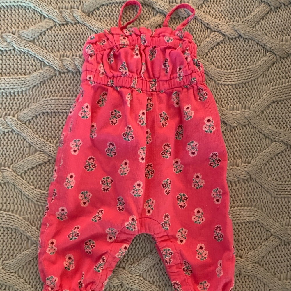 Old Navy Romper size 0-3 months